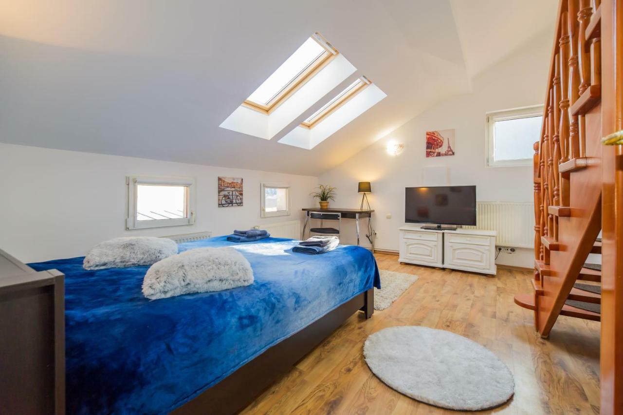 Rooftop Central Apartment Брашов Екстериор снимка