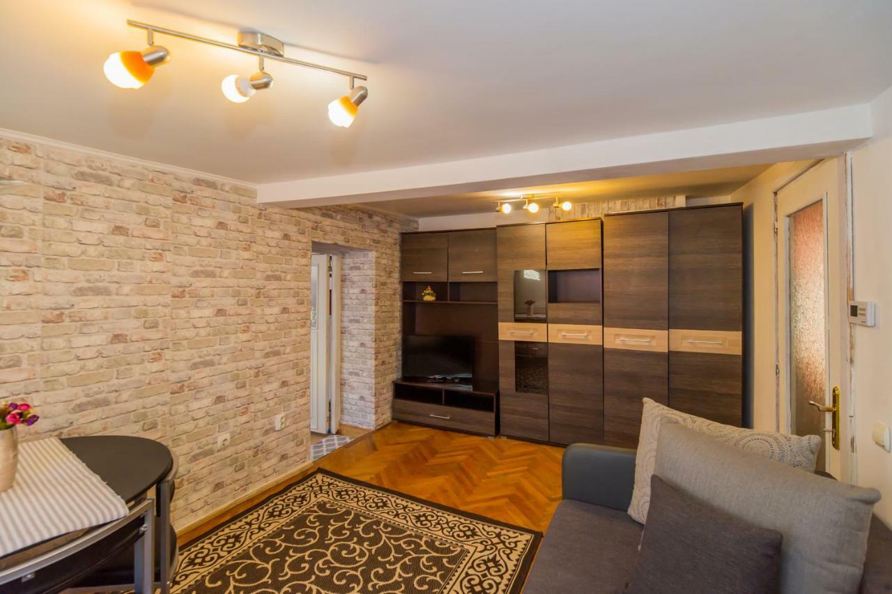 Rooftop Central Apartment Брашов Екстериор снимка